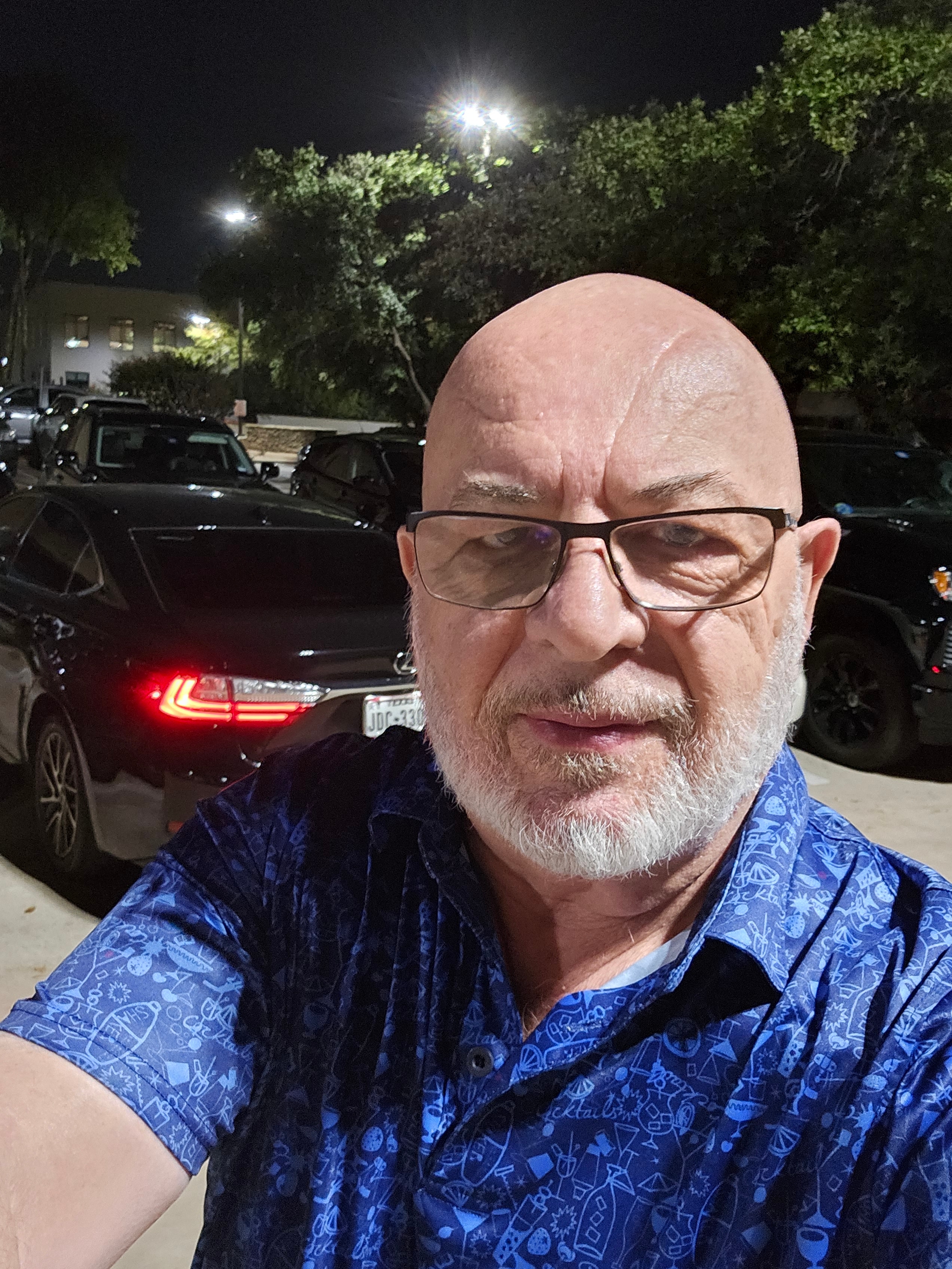 user Nowhandling's profile picture